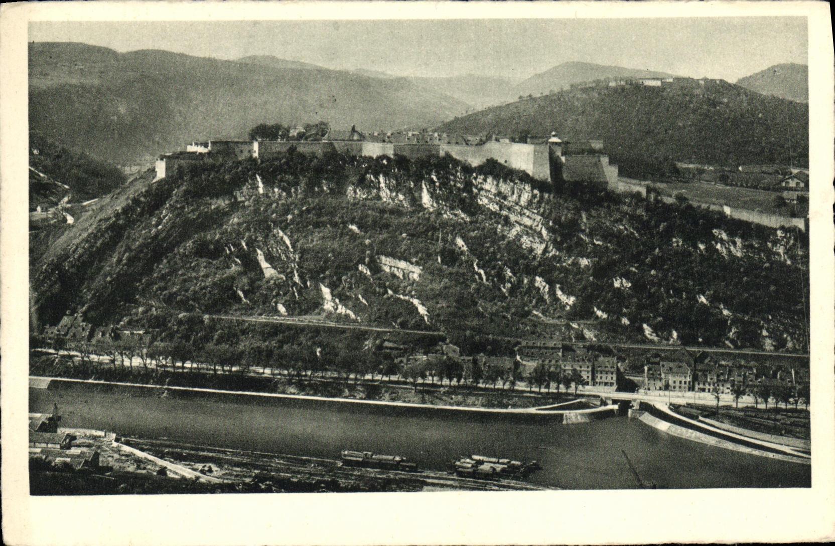 CPA Besancon Les Bains La citadelle
