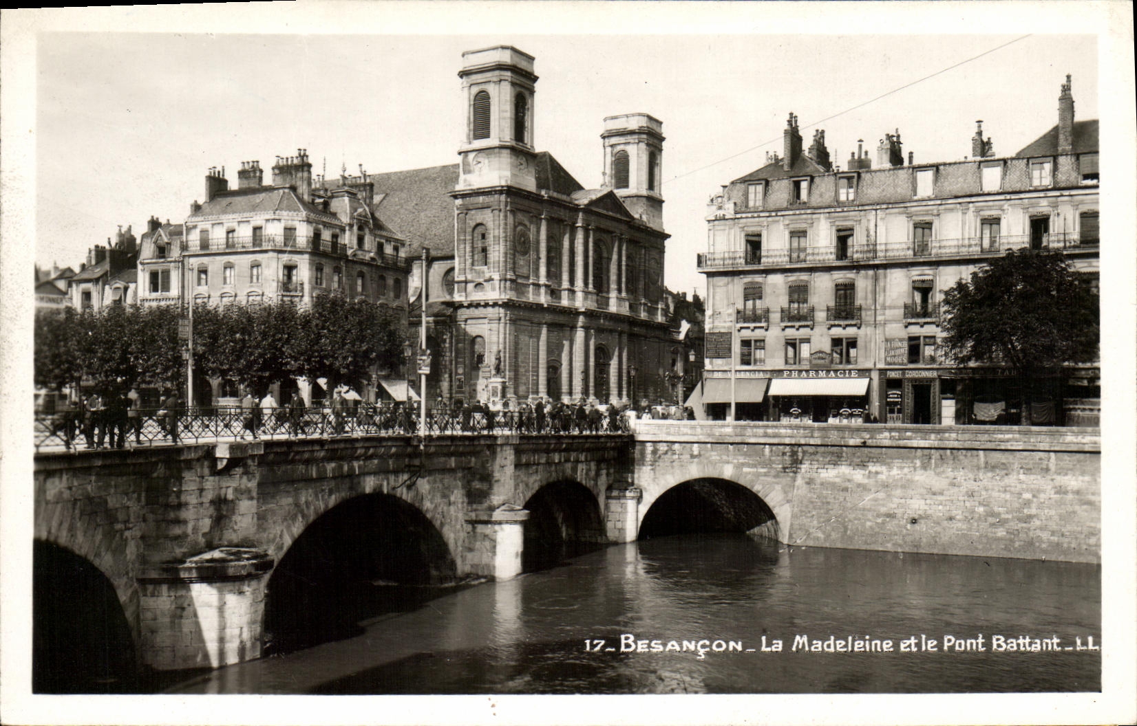 CPA Besancon La Madeleine et le Pont Battant