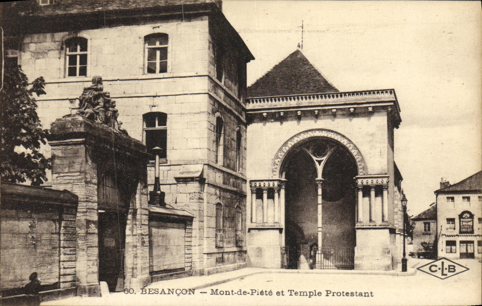 CPA Besancon Monte de Piete et Temple Protestant
