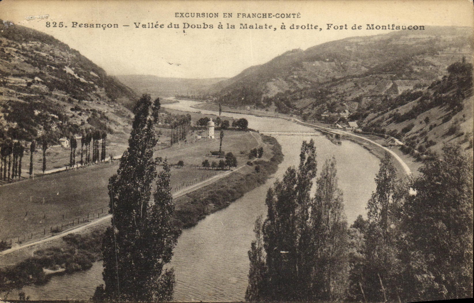 CPA Besancon Vallee du Doubs a la Malate a droite fort de Montfaucon