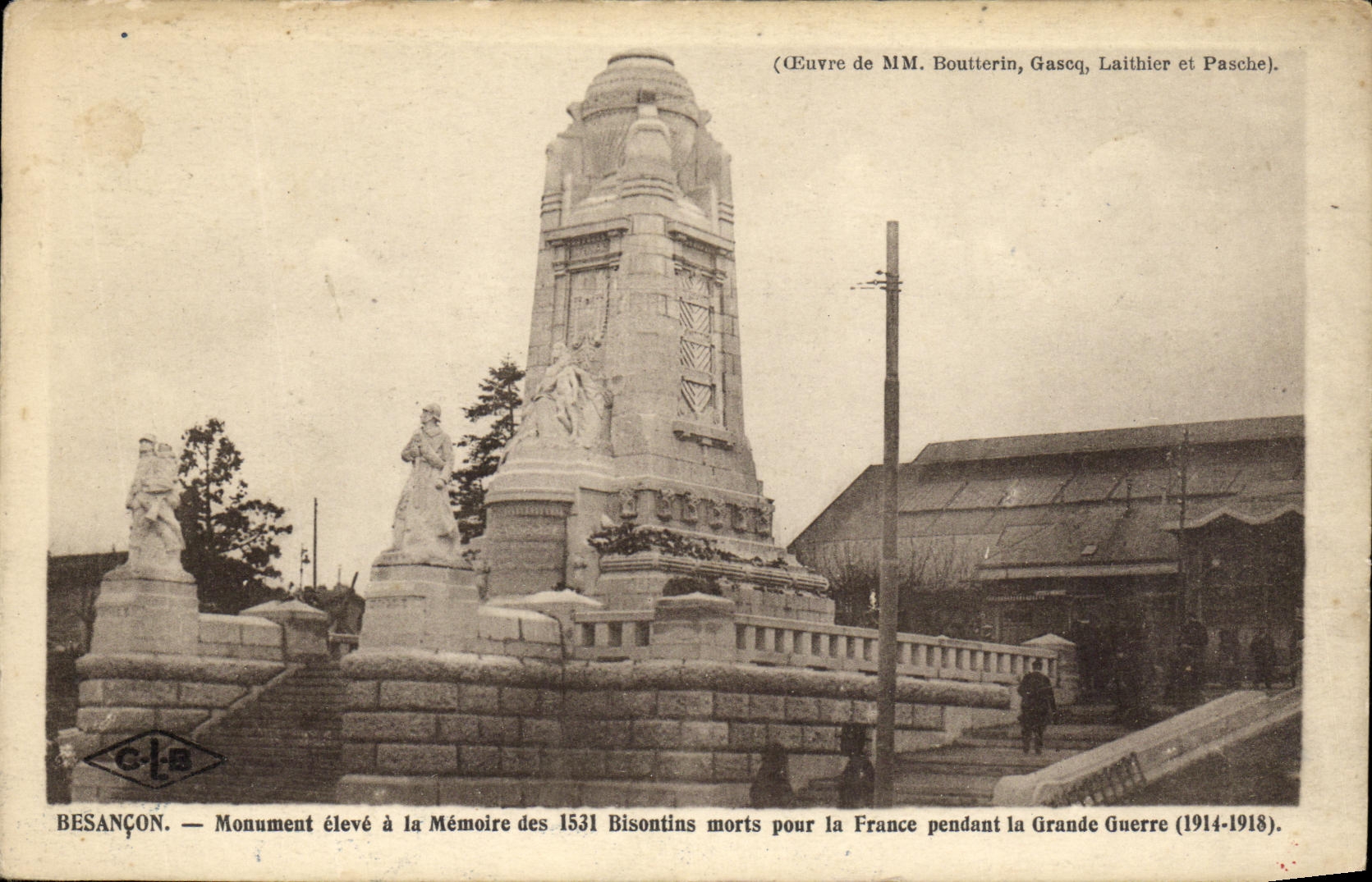El monumento de Besanzon de la POSTAL de la VENDIMIA levantado con la memoria de los residentes de Besanzon murio por Francia durante la gran guerra de Militaria
