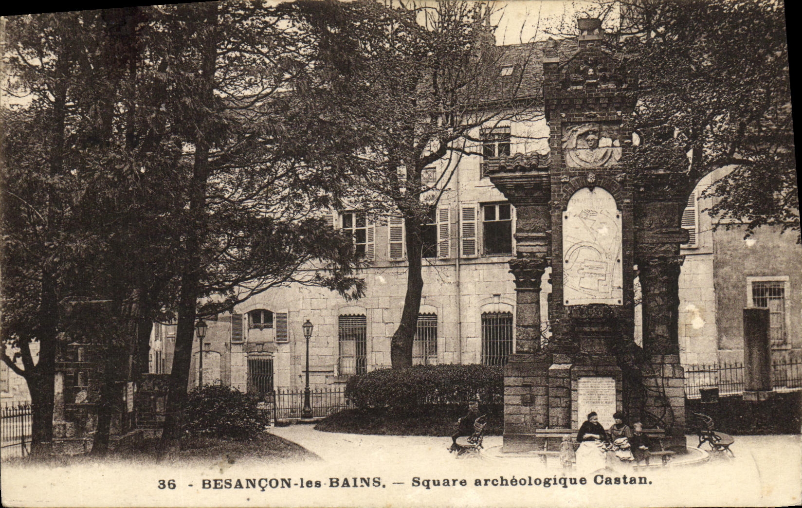 CPA Besancon Ies Bains Square archeologique Castan