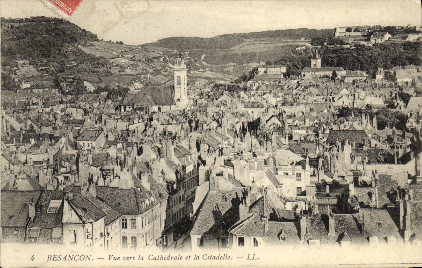 CPA Besancon Vue vers la Cathedrale et la Citadelle
