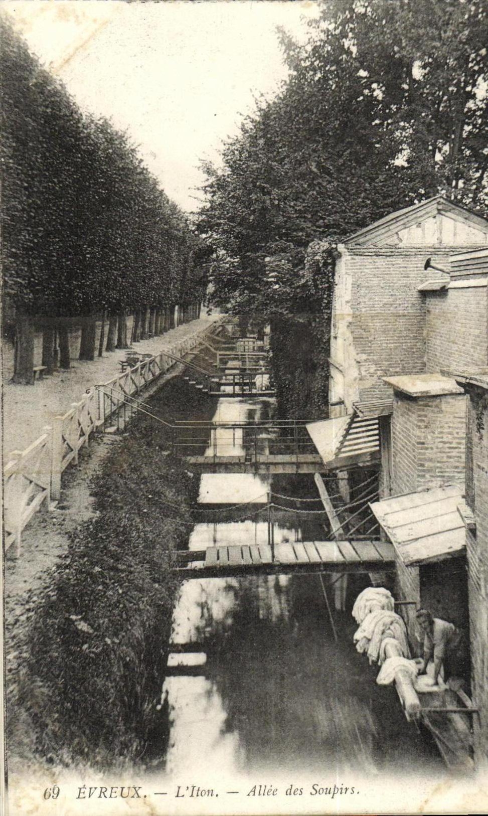 La POSTAL Evreux L Hon de la VENDIMIA ido de la lavanda de la lavanderia automatica de los suspiros coloca