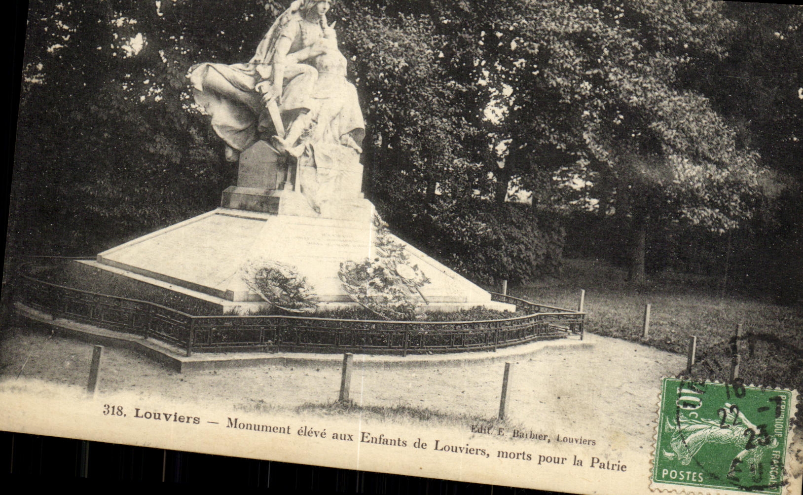 VINTAGE POSTCARD Louviers Monument raised with the children of Louviers died for the Militaria Fatherland