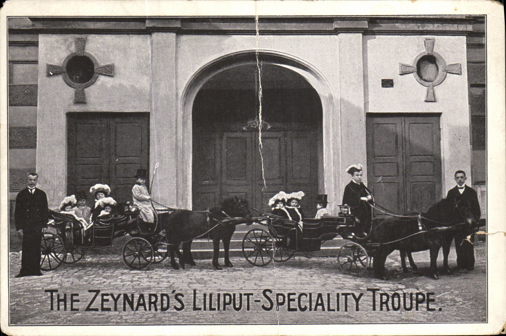 CPA The Zeynards Liliput Specialiy Troupe Poney