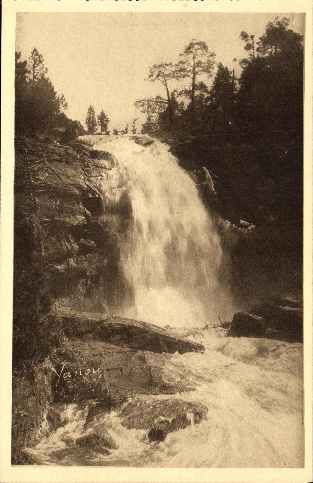 VINTAGE POSTCARD Cauterets Cascades Bridge D Spain