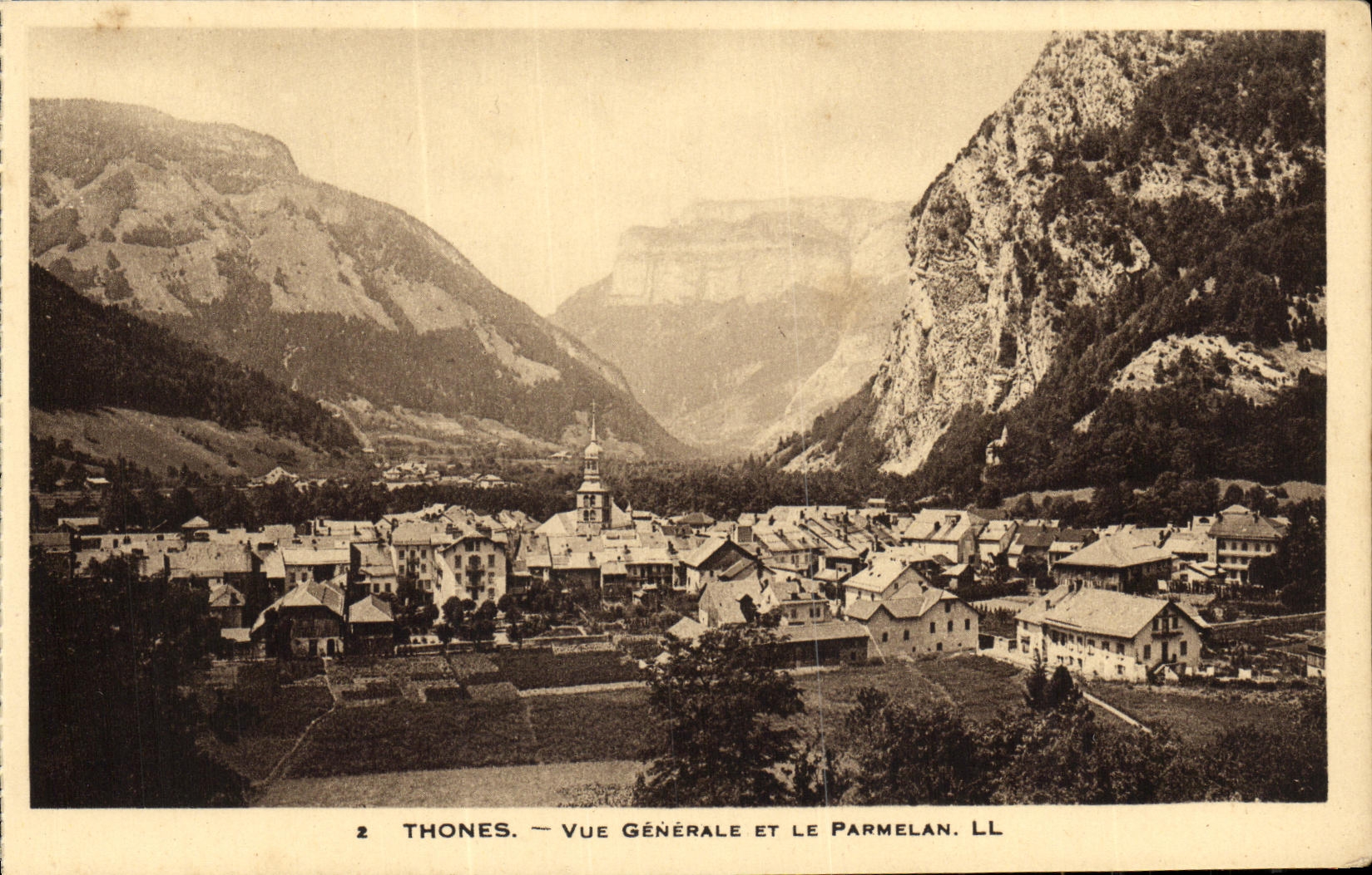 CPA Thones Vue Generale et le Parmelan
