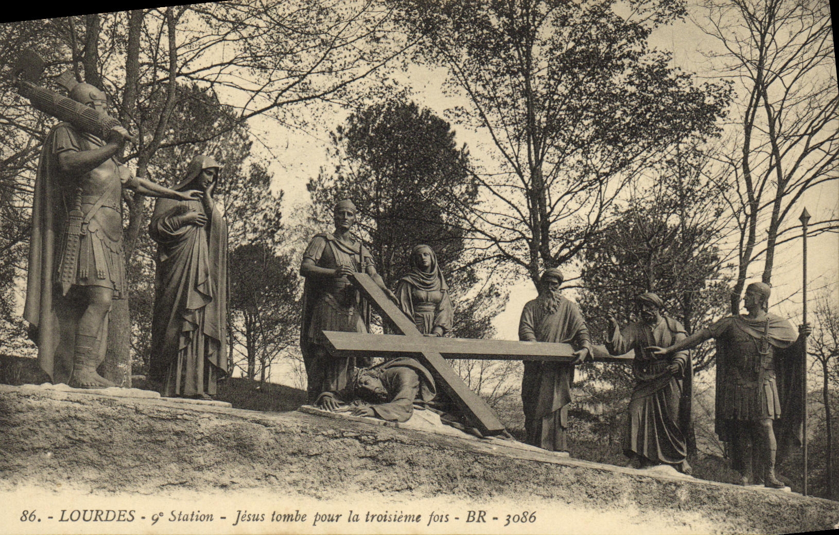 CPA Lourdes Station Jesus tombe pour la troisieme fois