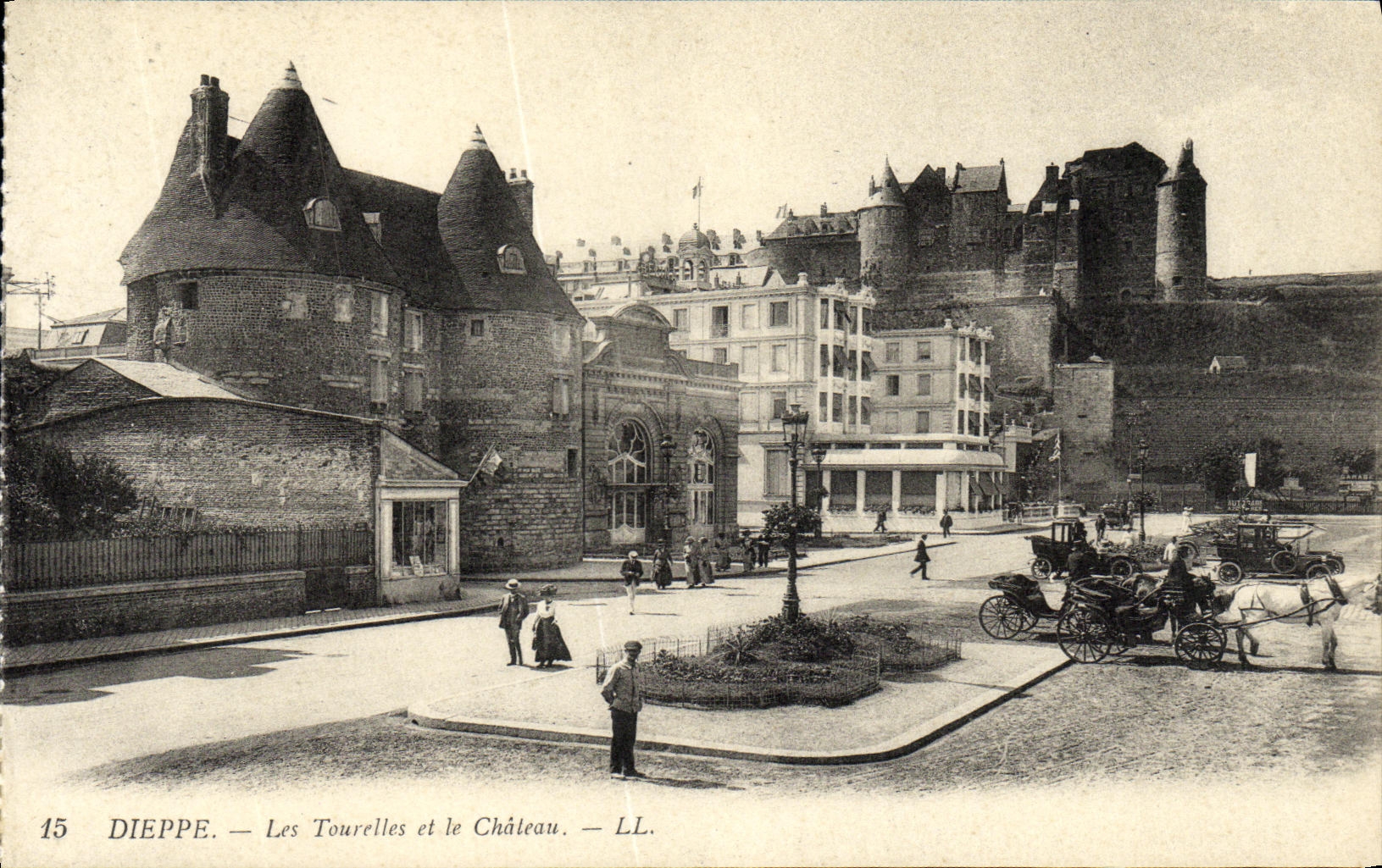 Torrecillas de Dieppe de la POSTAL de la VENDIMIA y el castillo