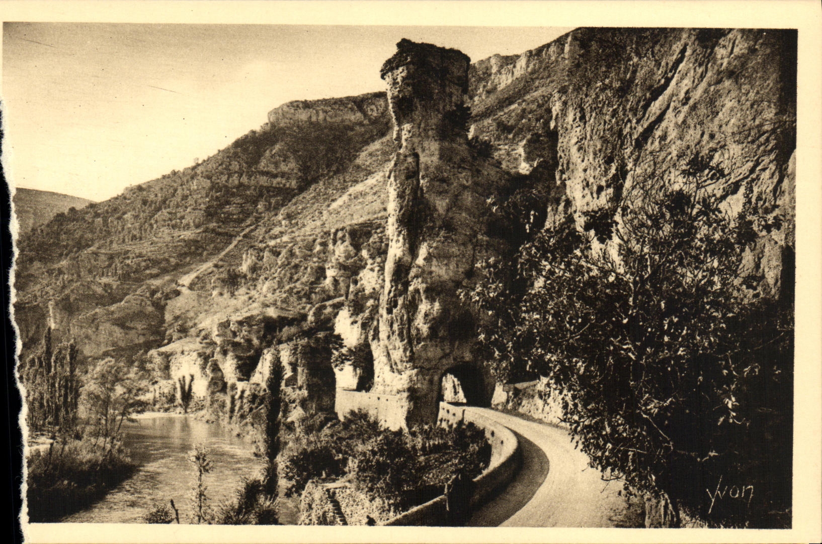 CPA Gorges du Tarn Pougnadoire Route de Sainte enimie a la malene