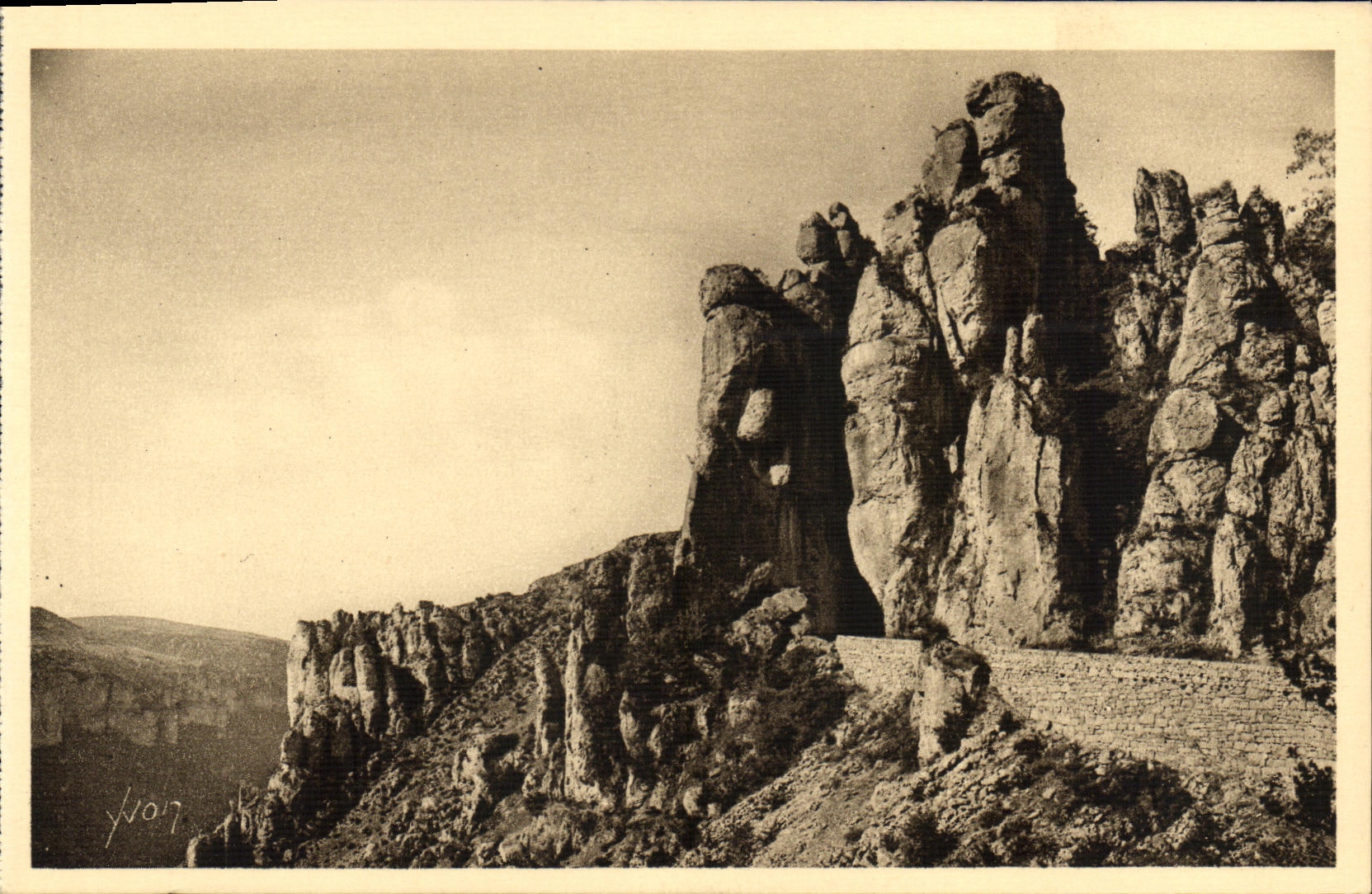VINTAGE POSTCARD Gorges of the Tarn De Meyrueis has Sainte Enimie the Tunnel of Bouillere