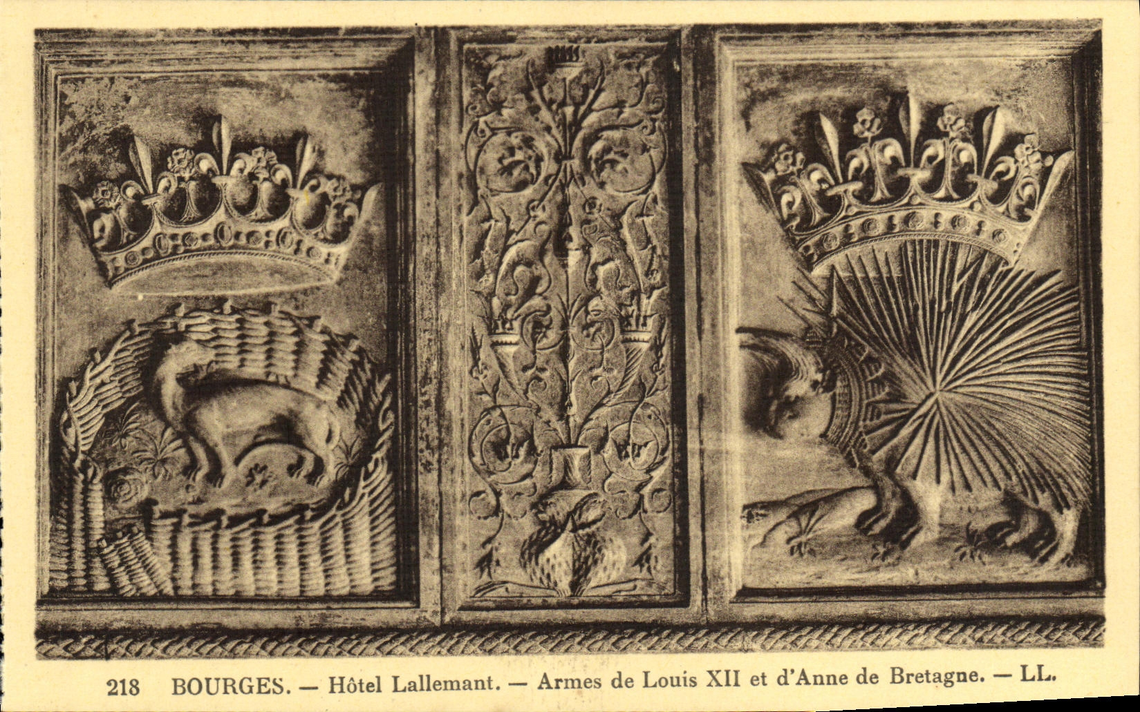 Armas de Lallemant del hotel de Bourges de la POSTAL de la VENDIMIA de Louis Xll y D Anne de Bretana