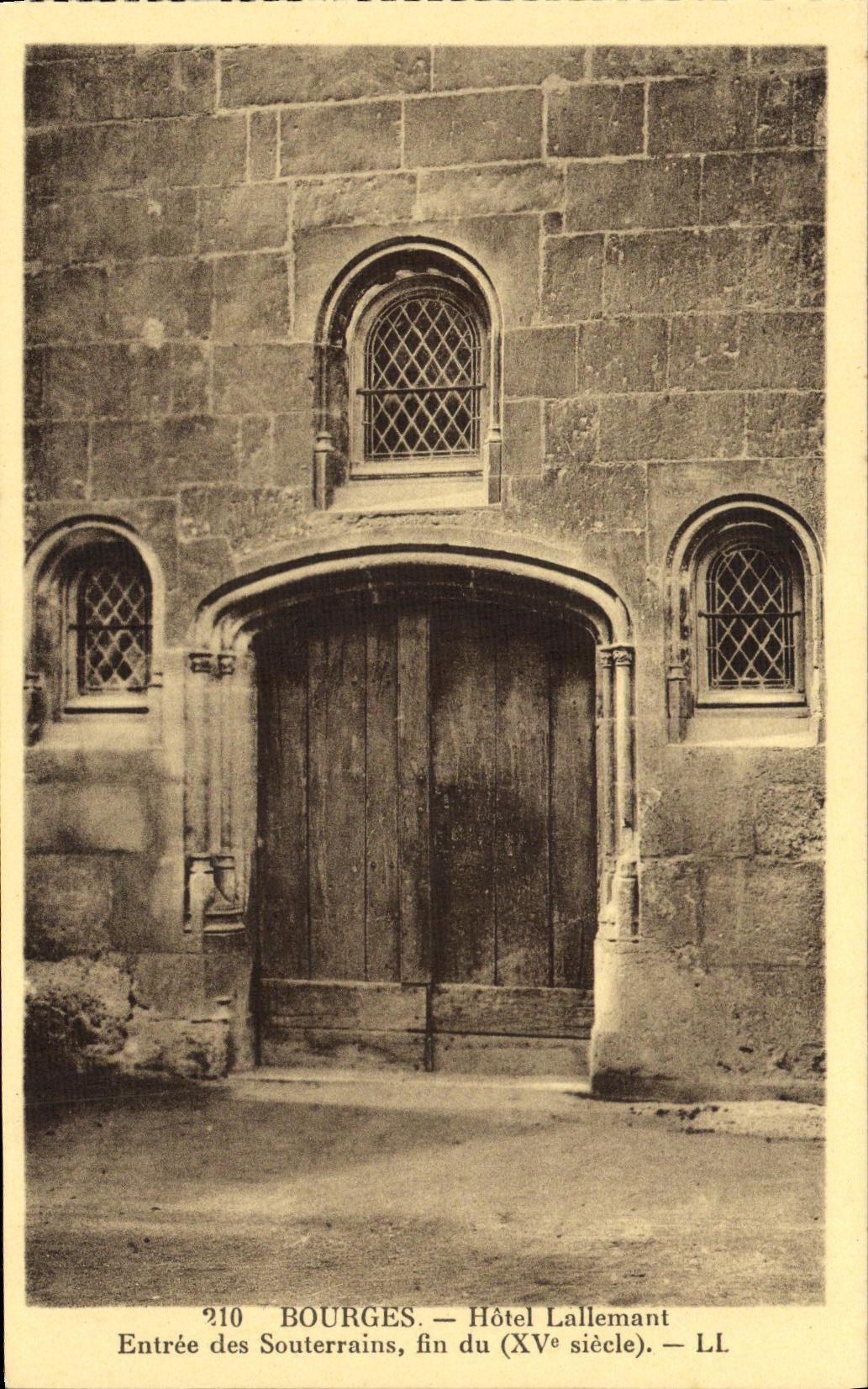 El hotel de Bourges Lallemant de la POSTAL de la VENDIMIA entro del final de los subterraneos del siglo de XV E