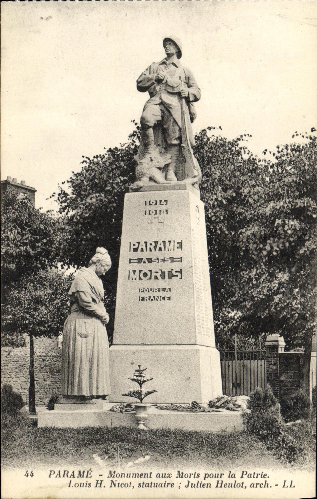 CPA Parame Monument aux Morts pour la Patrie Militaria