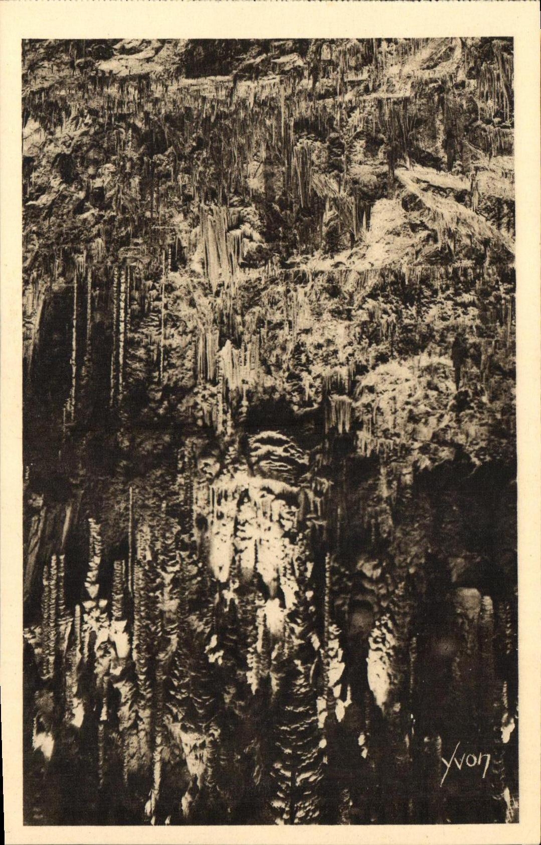CPA La Merveille Souterraine des Groges du Tarn Aven Armand La Decoration de la Voute