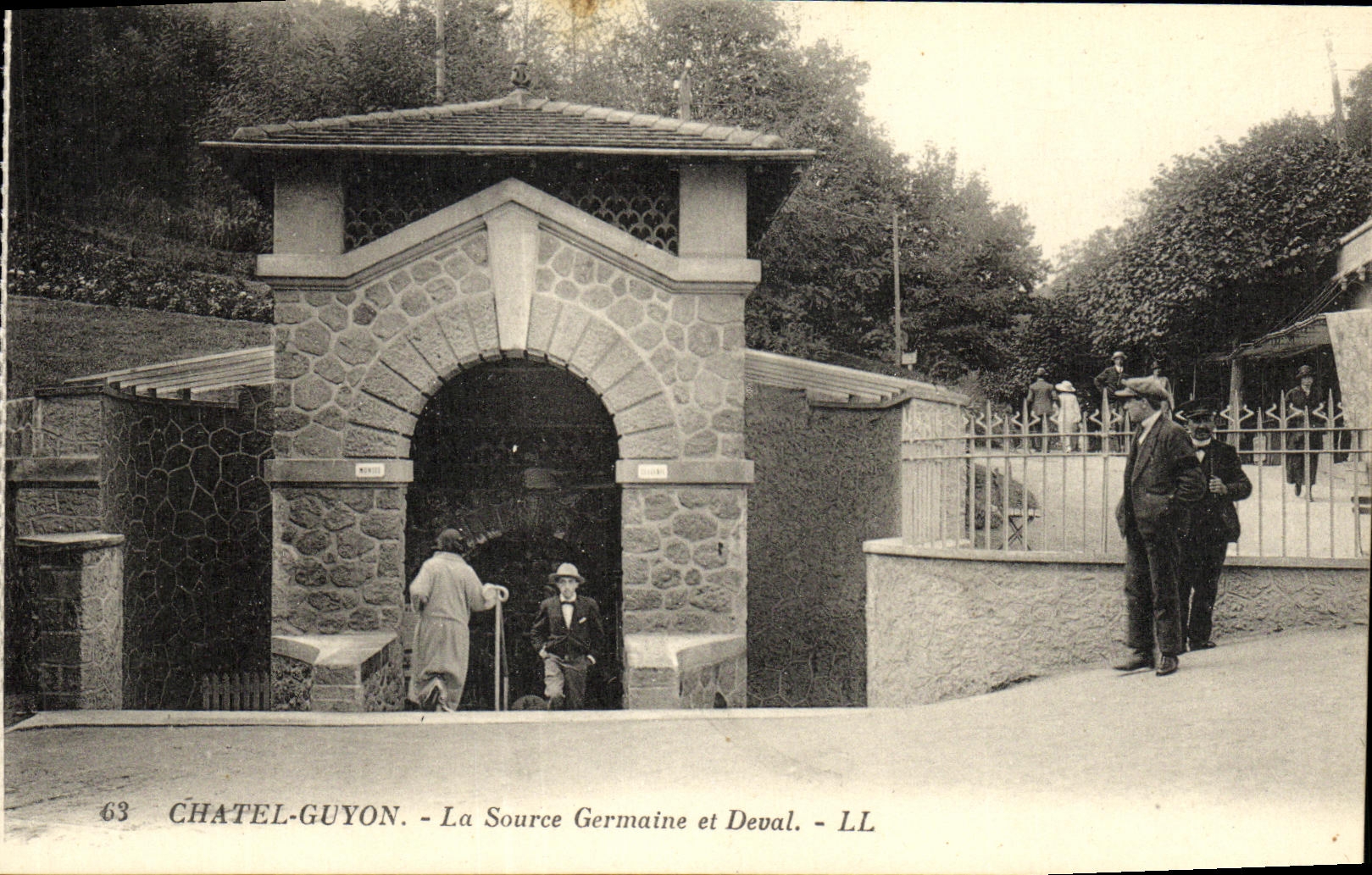 POSTAL Chatel Guyon de la VENDIMIA la fuente y el Deval alemanes