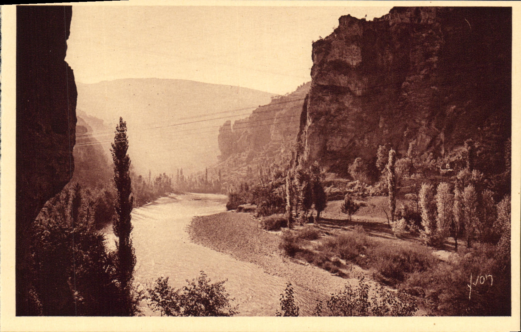 CPA Gorges Du Tarn Pardes Le Tarn entre Saint Enimie et La Malene