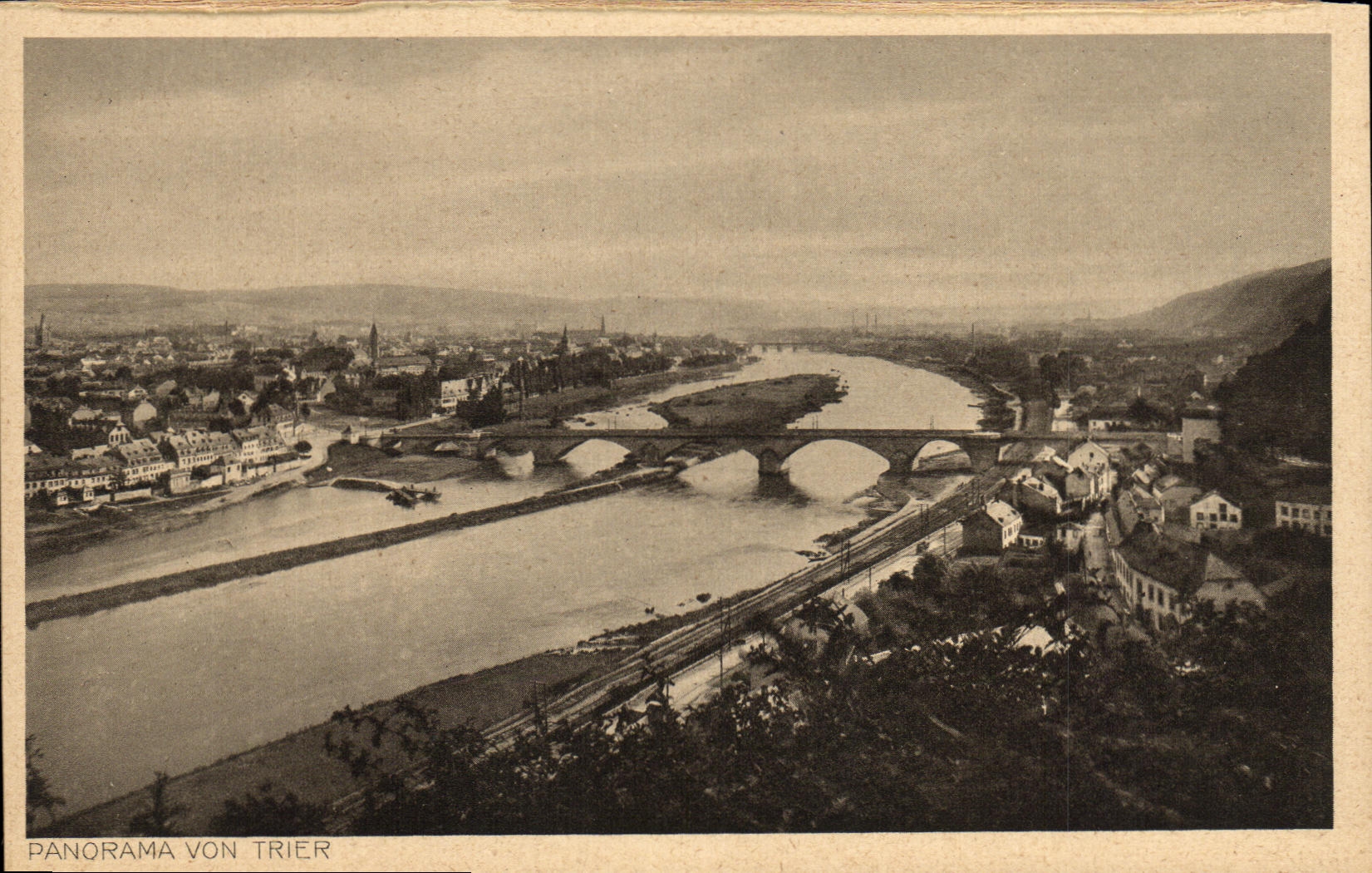 POSTAL Panorama Von Trier de la VENDIMIA