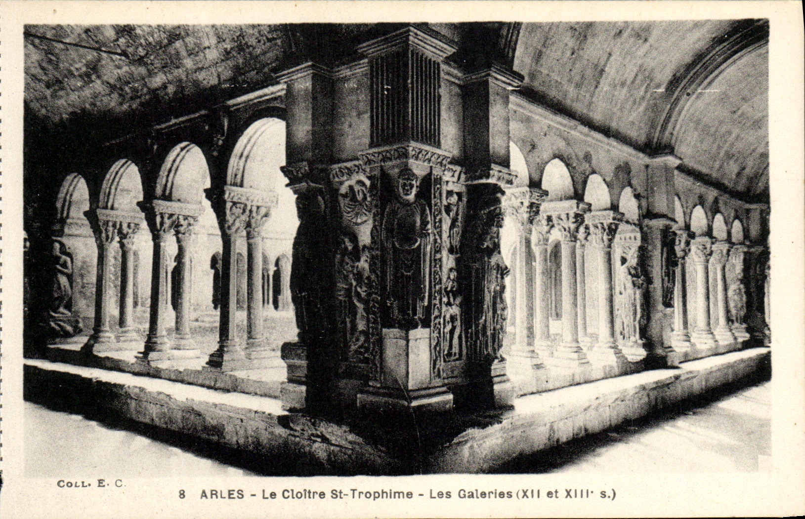 VINTAGE POSTCARD Arles Cloltre St Trophime Galleries