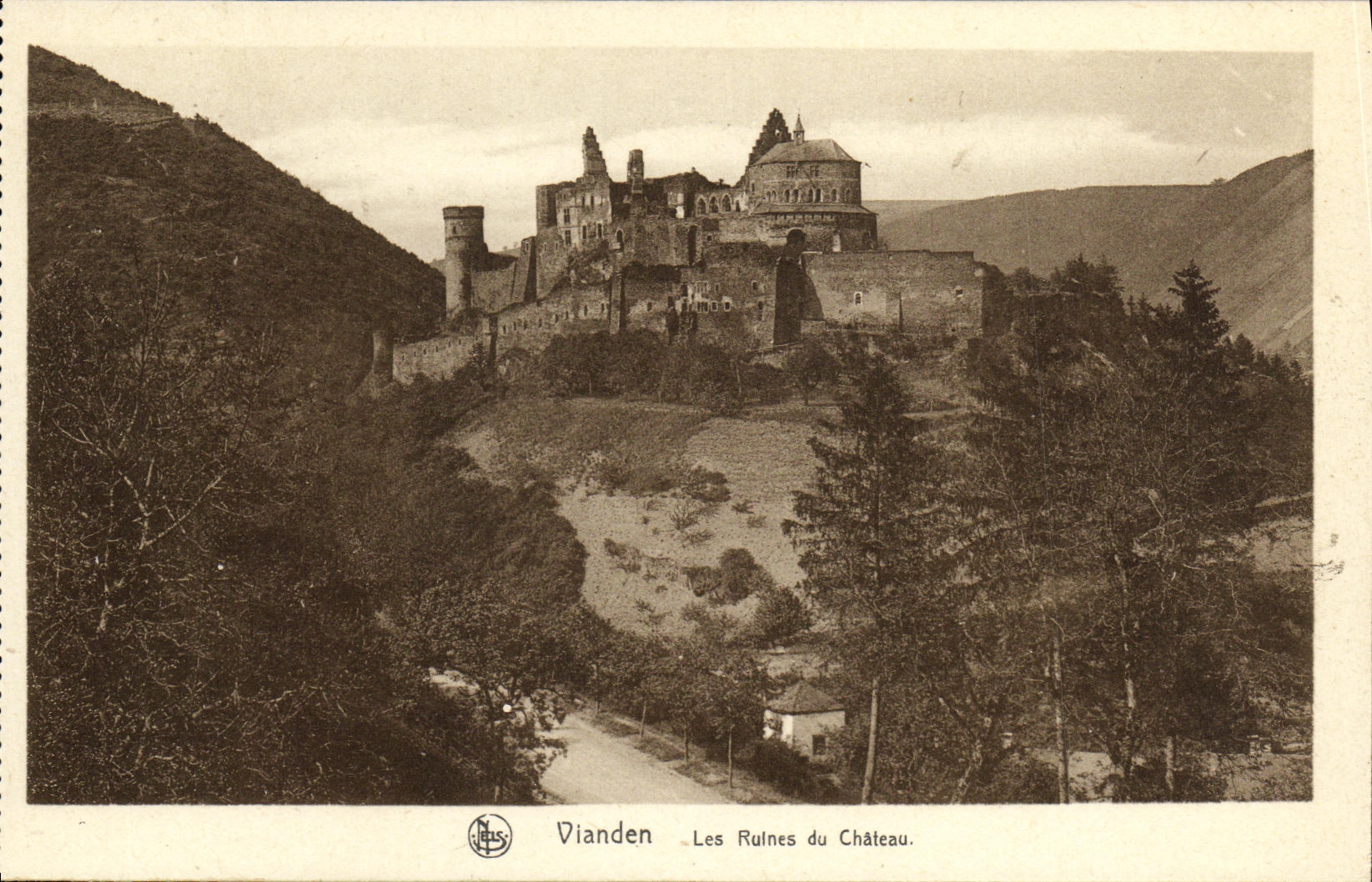 CPA Vianden Les Ruines du Chateau
