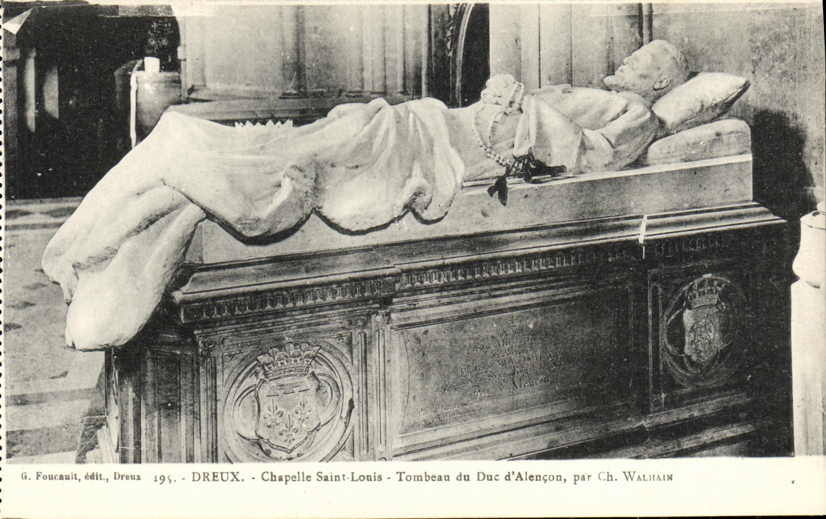 Tumba de St  Louis de la camara acorazada de Dreux de la POSTAL de la VENDIMIA del duque D Alenzon