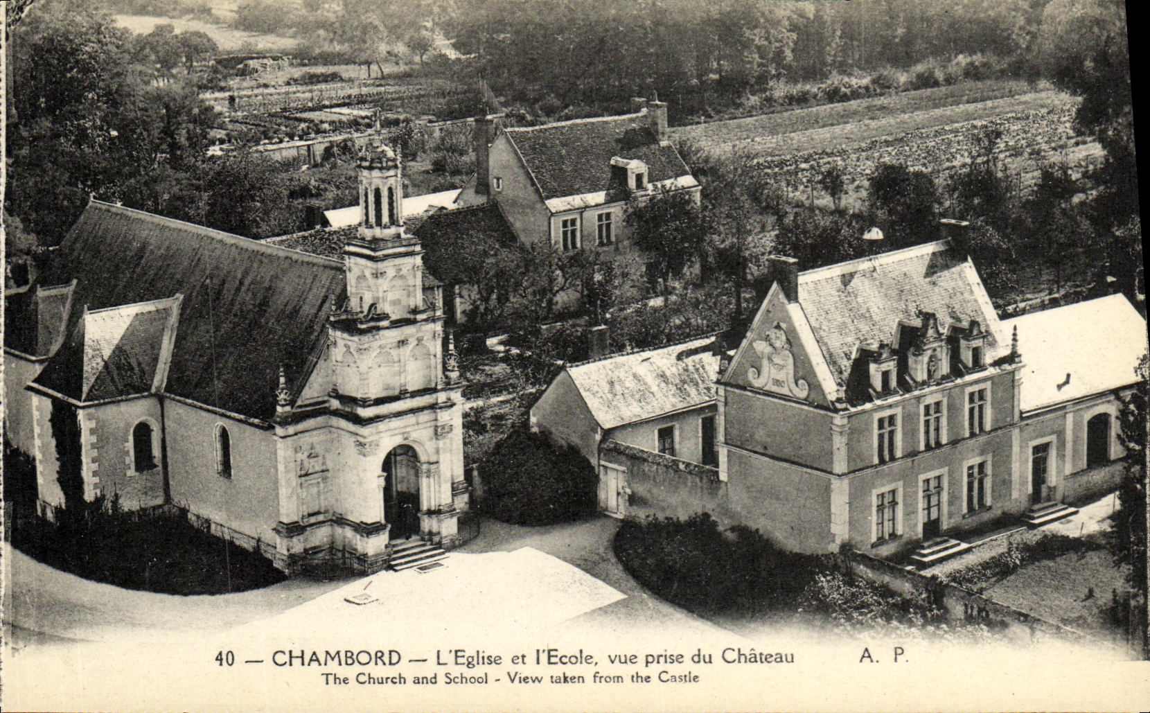 CPA Chateau de Chambord L Eglise et L Ecole Vue Du Chateau