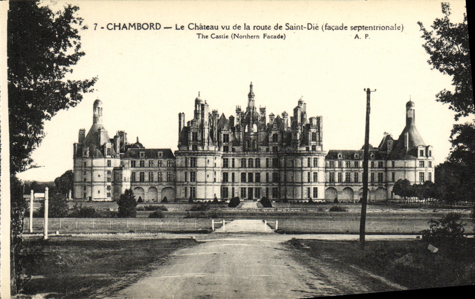 CPA Chateau de Chambord Vu de la Route de Saint Die