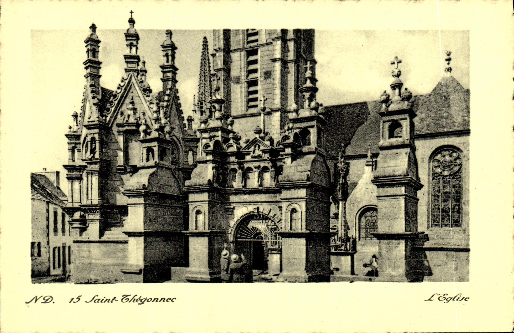 CPA St Thegonnec L Eglise