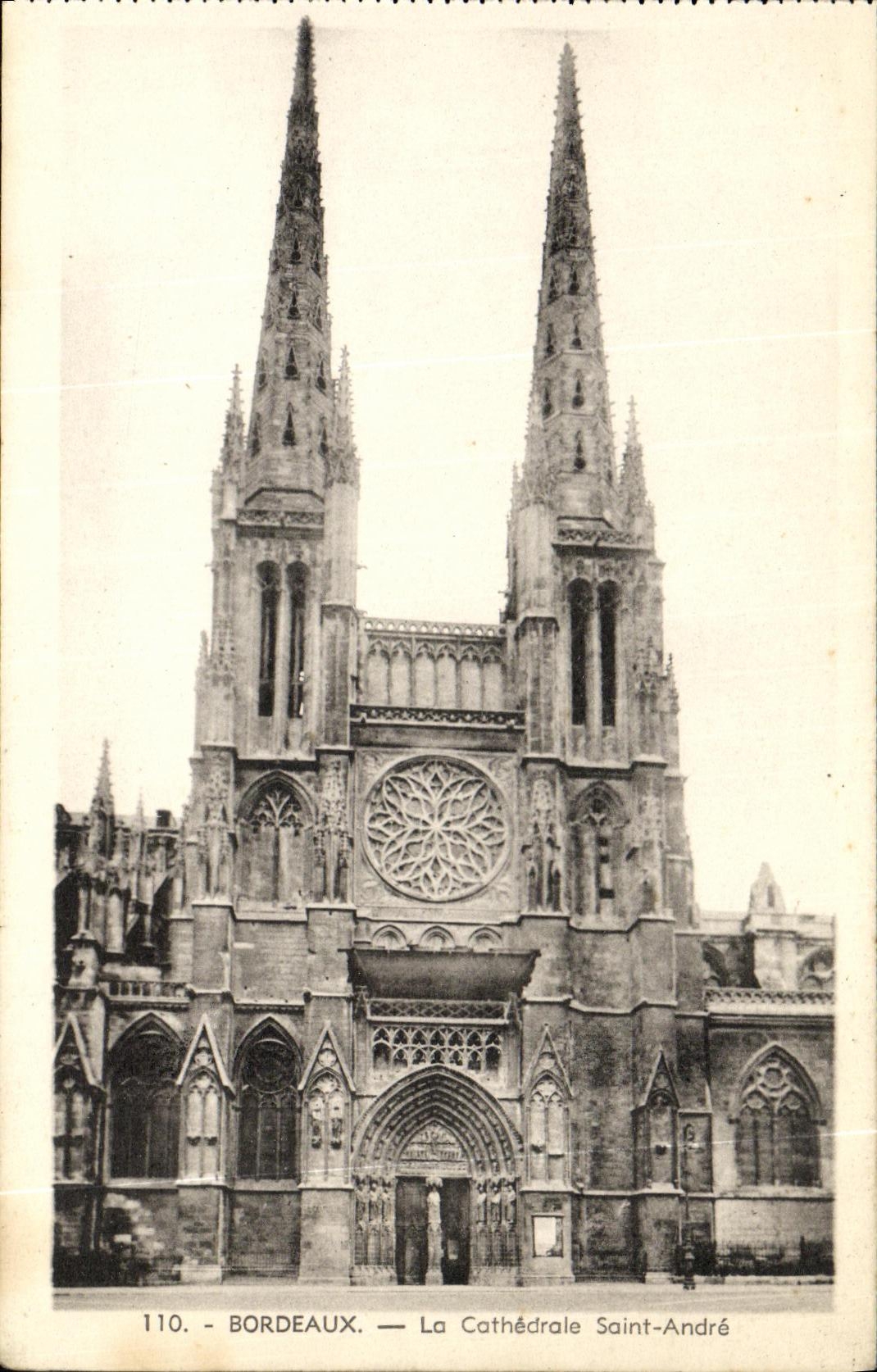 CPA Bordeaux Le Cathedrale Saint Andre