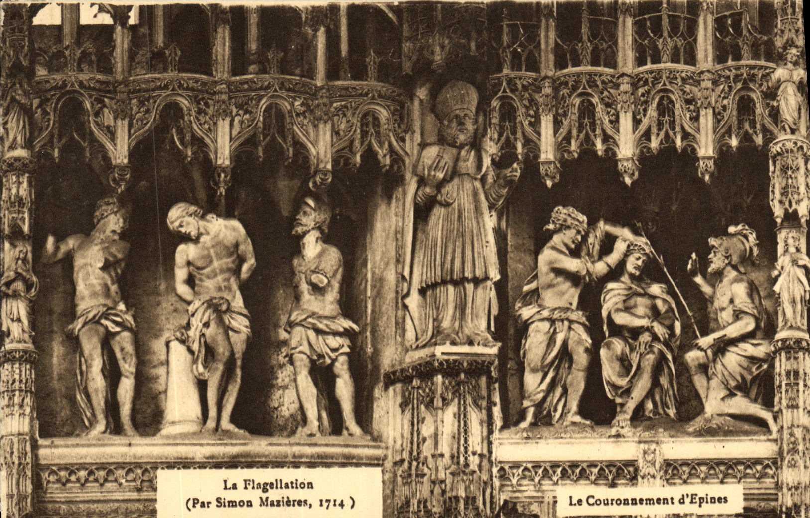 CPA Chartres Cathedrale La flagellation Le couronnement d epines