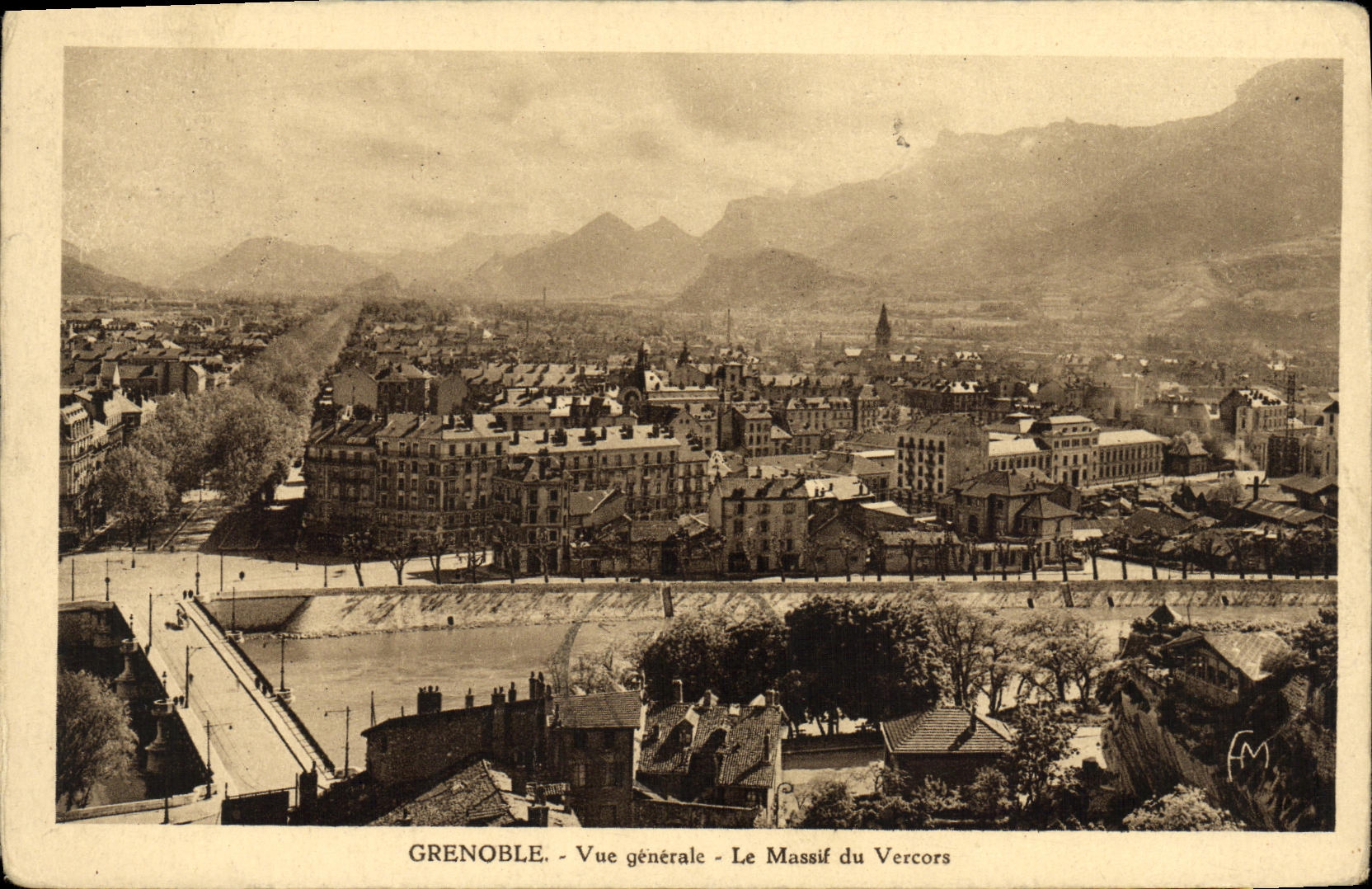 CPA Grenoble Vue Generale Le Massif du Vercors