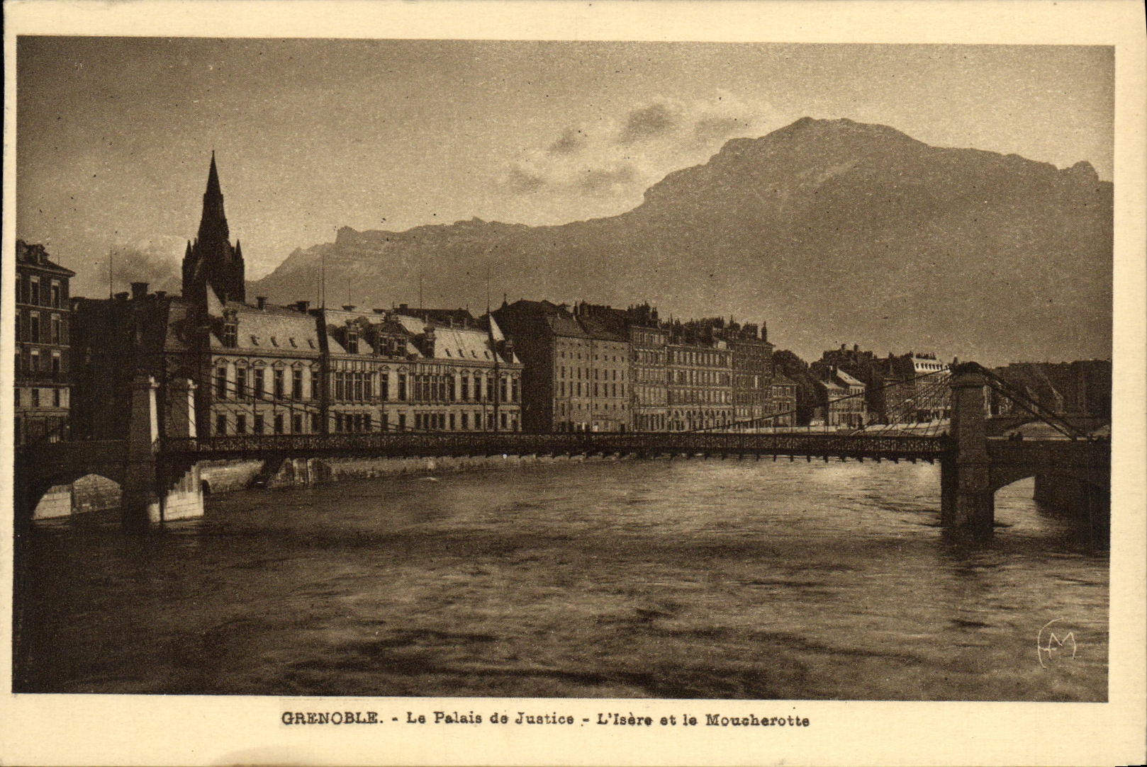 CPA Grenoble Le Palais de Juatice L Isere et le Moucherotte
