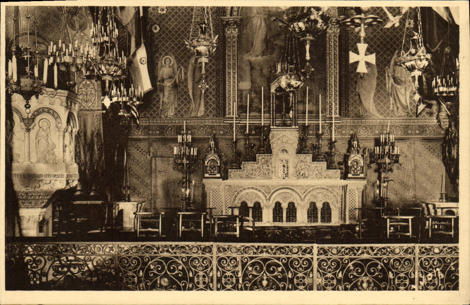 VINTAGE POSTCARD Paray Interior Monial of the Vault of the Monastery of the Visitation the Master furnace bridge