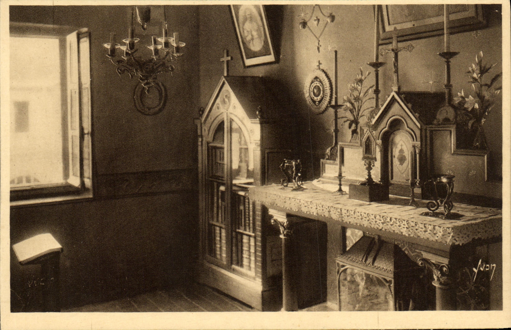 VINTAGE POSTCARD Paray Monial Monastery of the Visitation Angle of Al room D infirmary