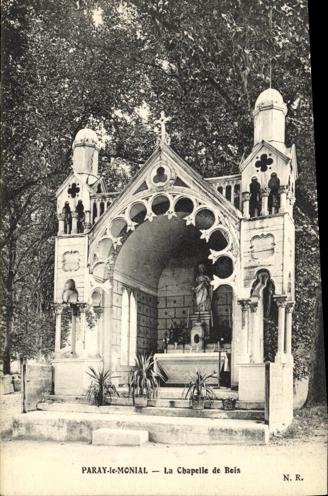 VINTAGE POSTCARD Paray Wood Monial La Chapelle