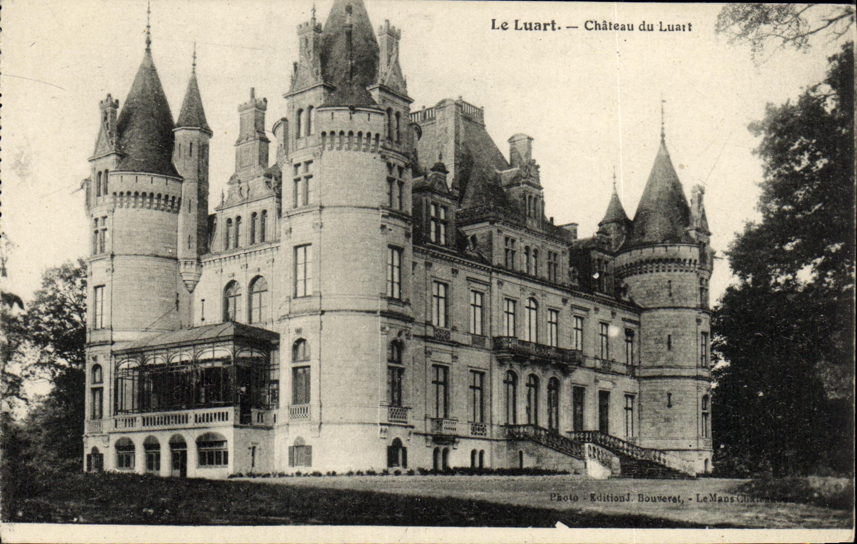 VINTAGE POSTCARD Luart Castle of Luart