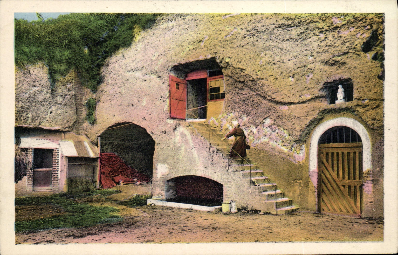 VINTAGE POSTCARD Castle of the Dormouse Dwelling in the rock Troglodyte