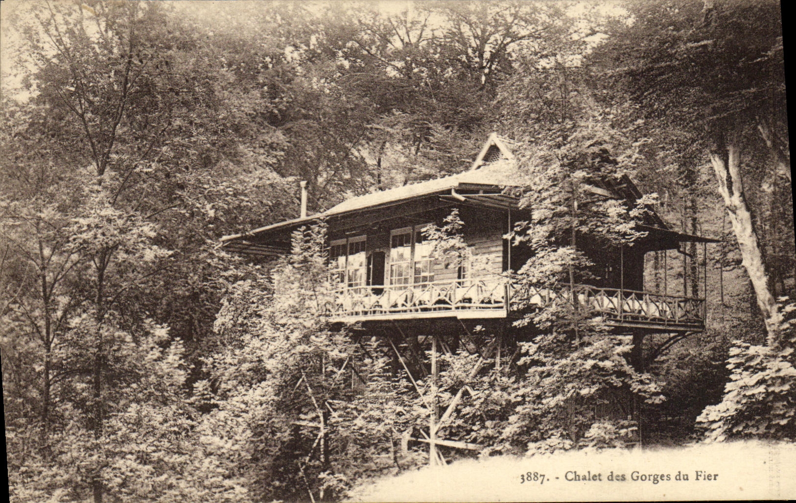 VINTAGE POSTCARD Country cottage of the Falls of Trusting