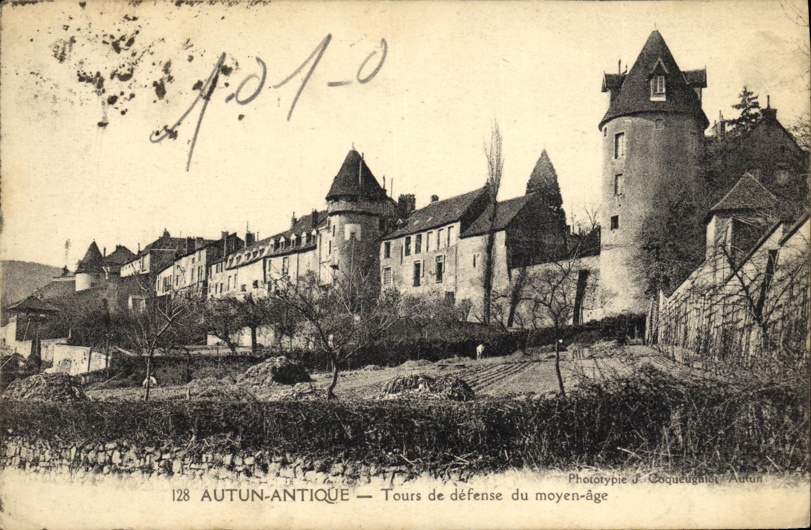 CPA Autun Antique Tours de defense du moyen age