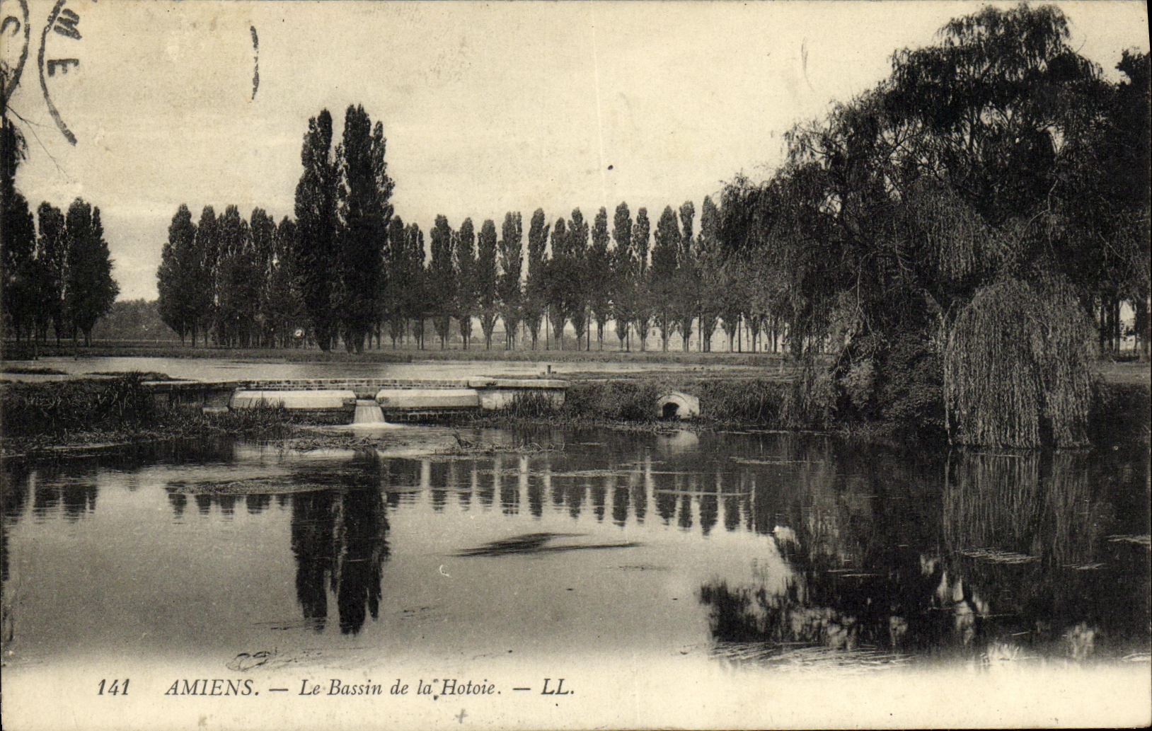 CPA Amiens Le Bassin de la Hotoie