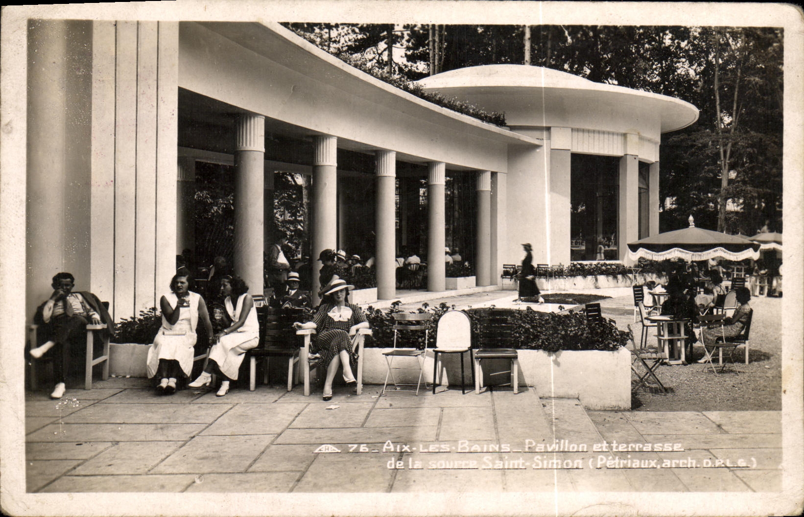 CPA Aix Les Bains Pavillon et terrasse de la source Saint Simon 