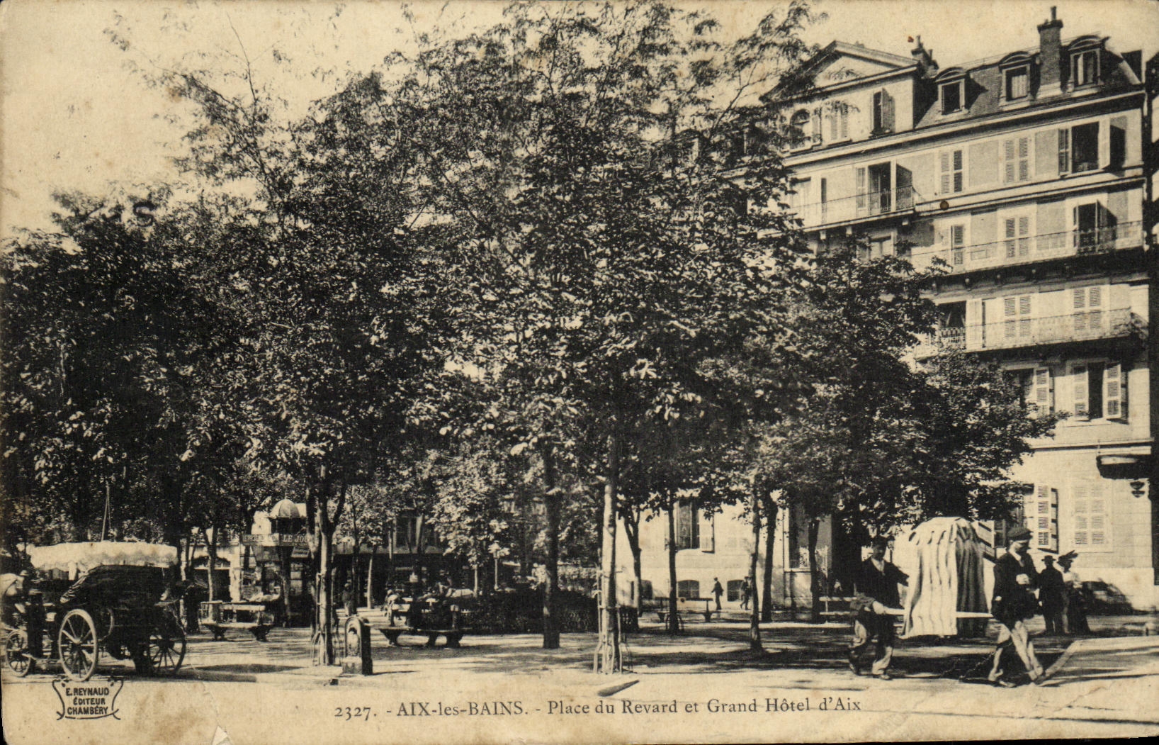 CPA Aix Les Bains Place du Revard et Grand Hotel d Aix