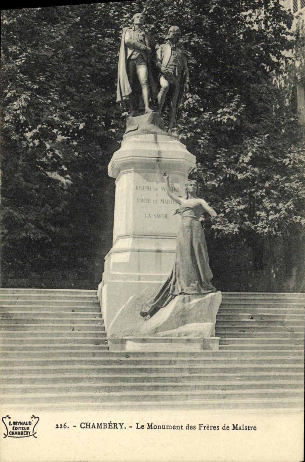 CPA Chambery Le Monument des Freres de Maistre