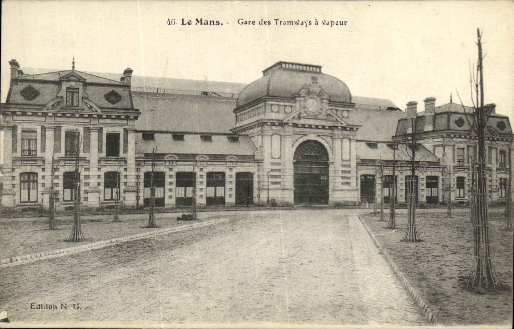 VINTAGE POSTCARD Mans Gare Trams has Vapeur