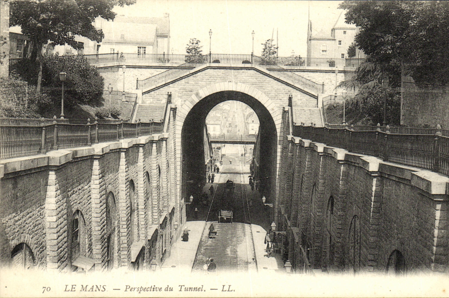 CPA Le Mans Perspective du Tunnel