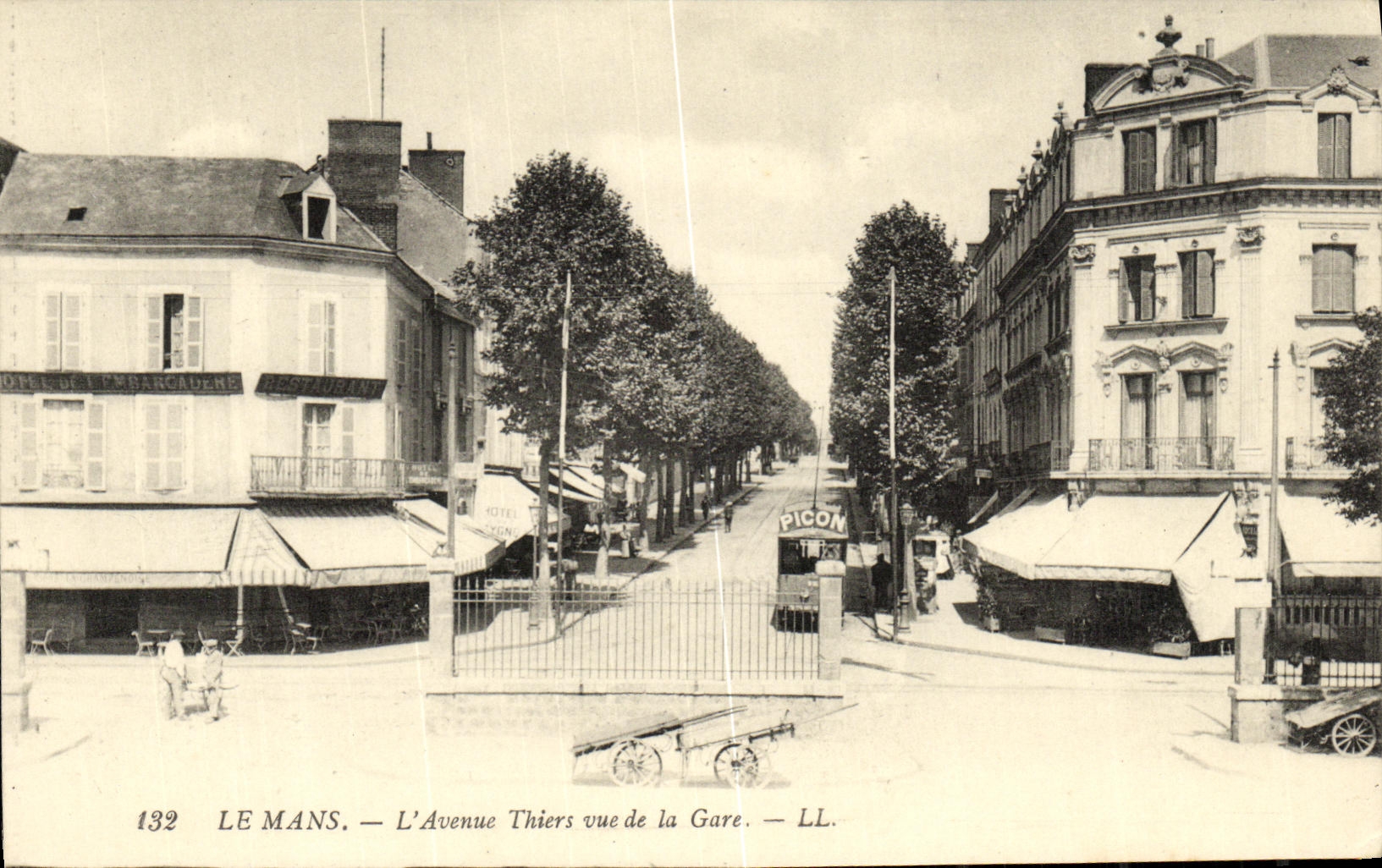 CPA Le Mans L Avenue Thiers Vue de la Gare Tramway Picon 