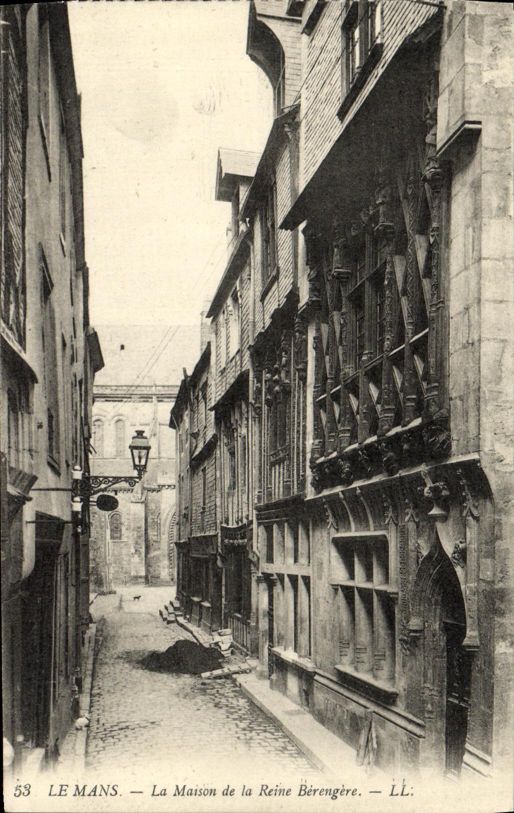 VINTAGE POSTCARD Mans the House of the Berrengere Queen