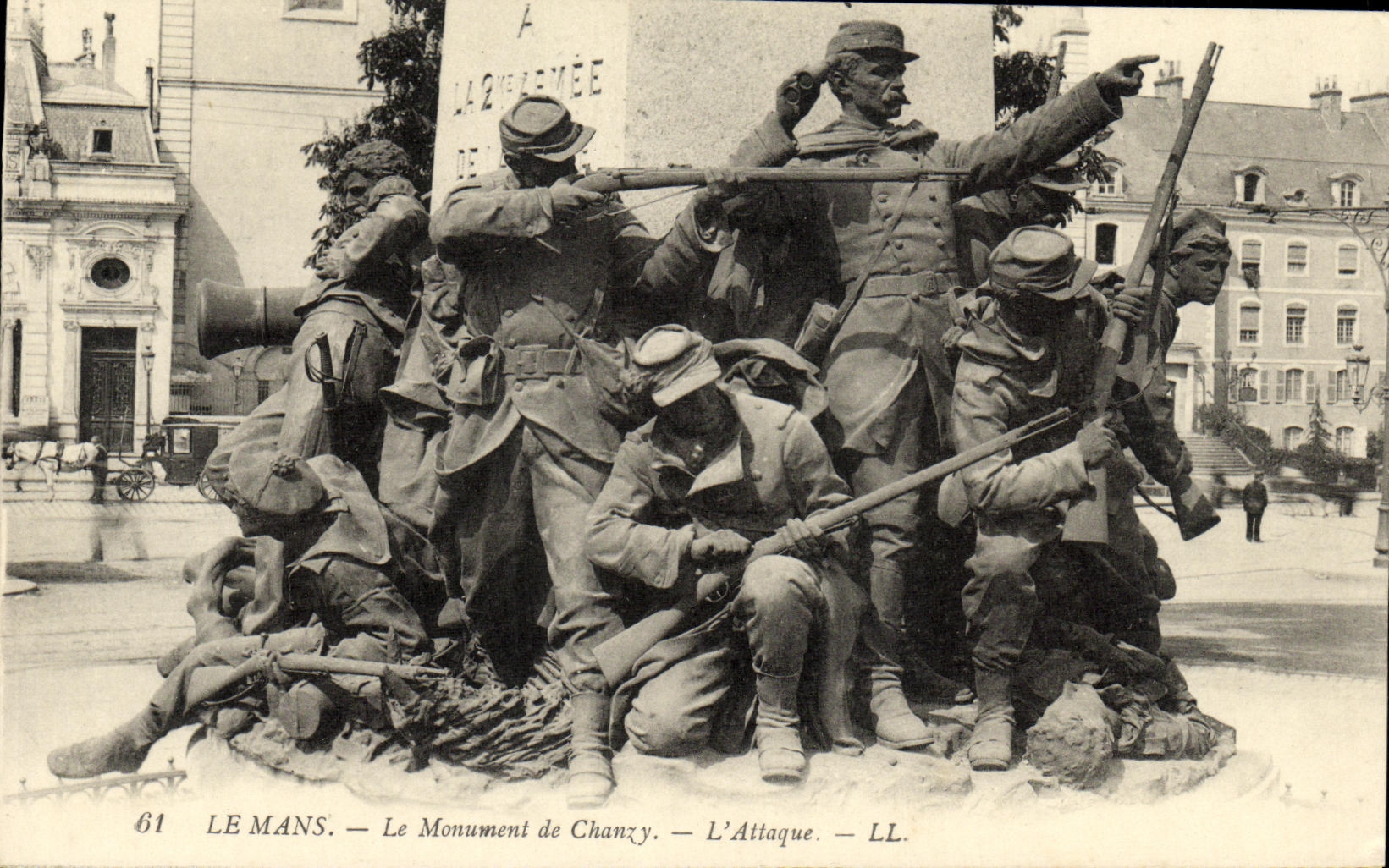 VINTAGE POSTCARD Mans the Monument of Chanzy L attacks Militaria