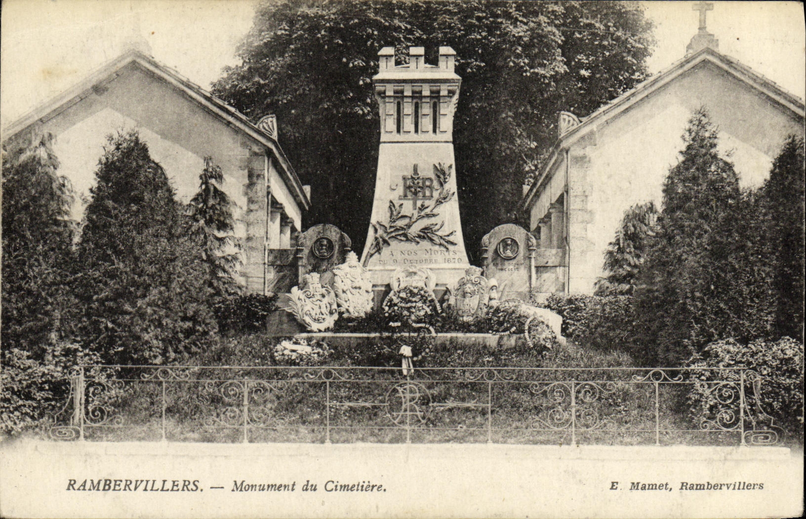 CPA Rambervillers Monument du Cimetiere